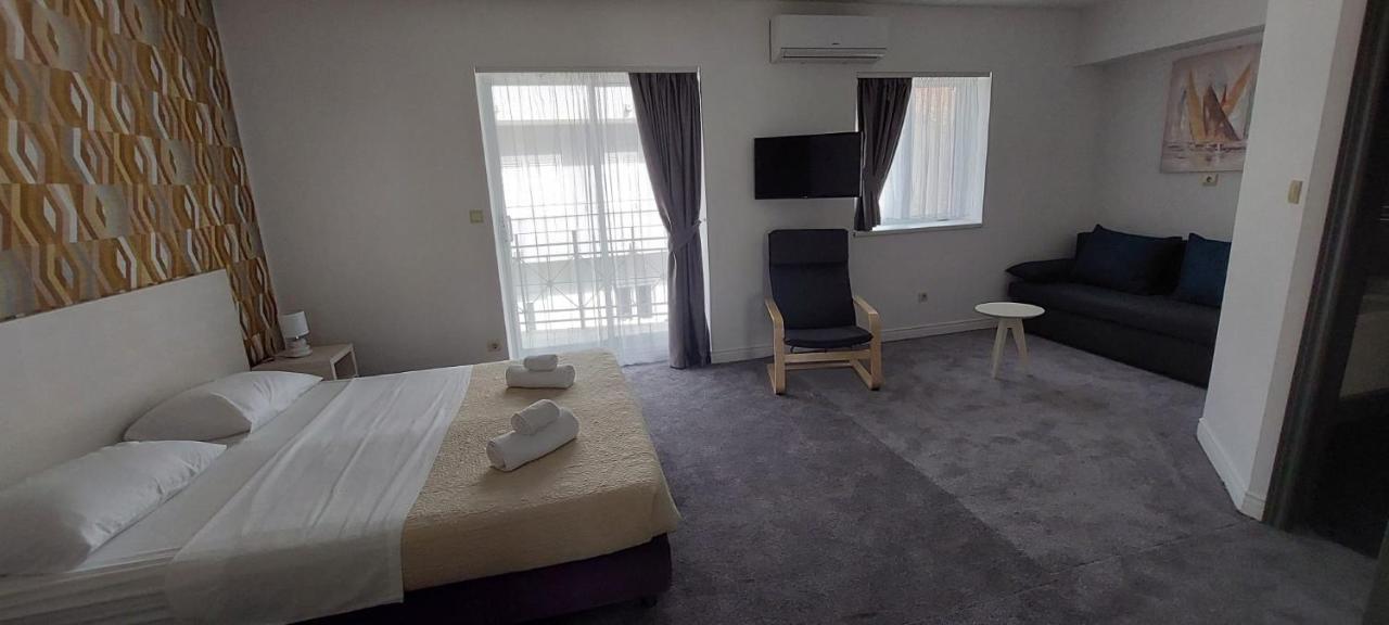 Aqua - Guest & Hotel 3*